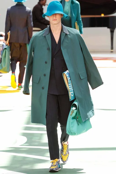 Look 35